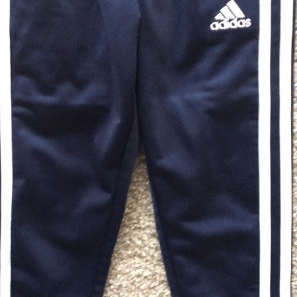 Adidas 2 piece set “track suit” 3T - Picture 8 of 10
